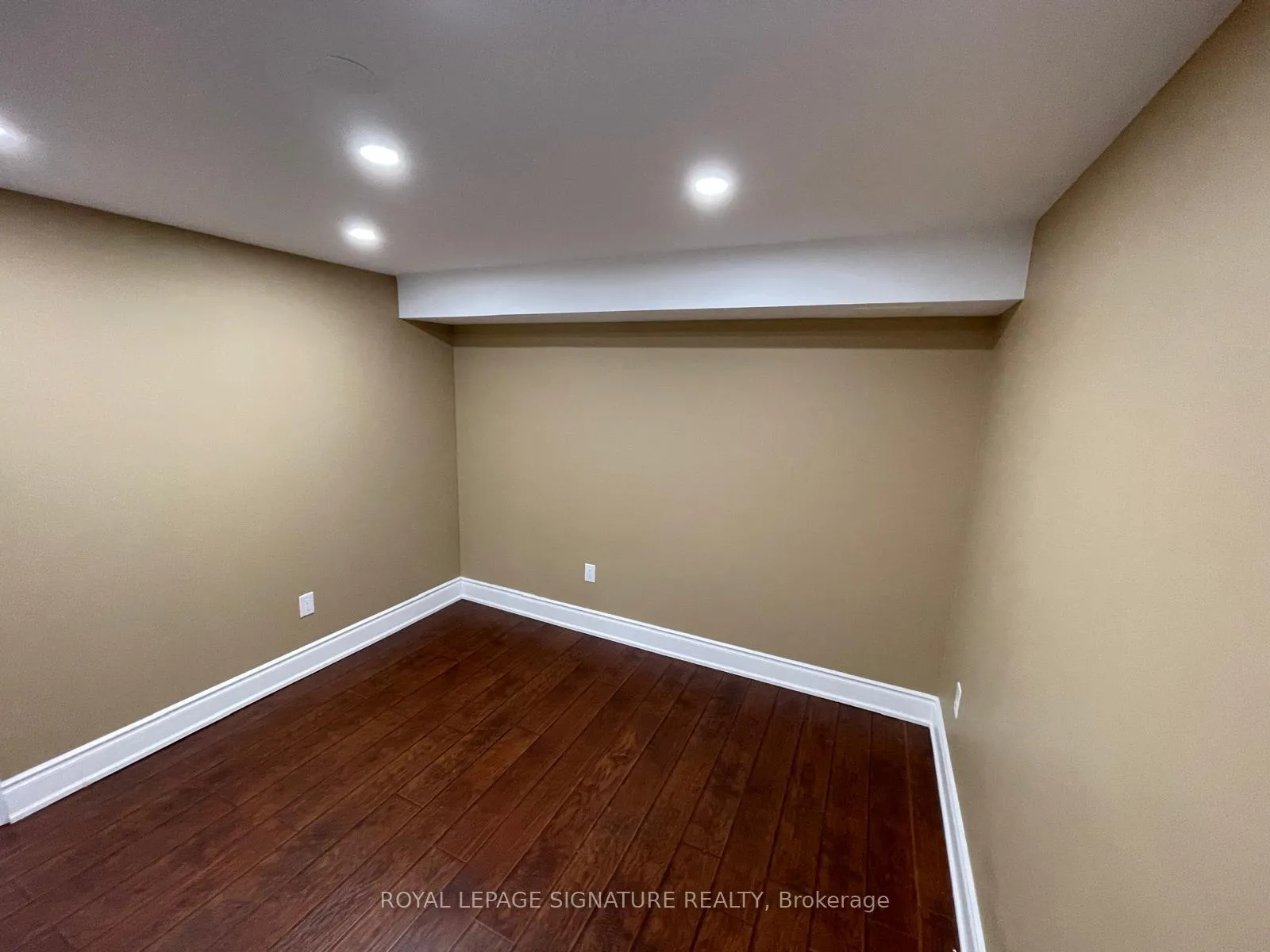 Photo 8 of Unit Bsmt, 5 Mountain Ridge Road, Brampton, Bram West — HOMEH