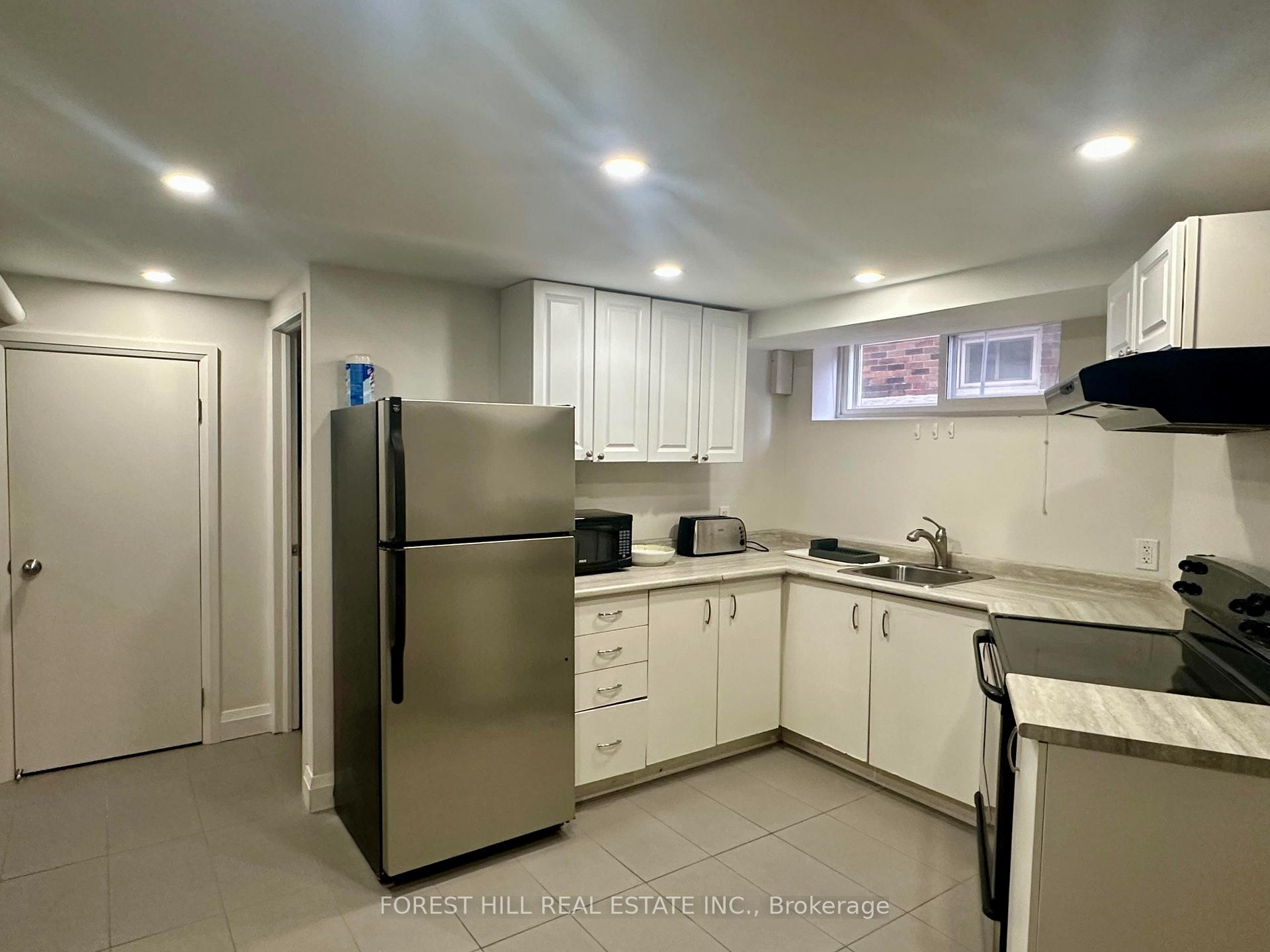 Photo 6 of Unit Lower 2, 924 Avenue Road, Toronto, Forest Hill South — HOMEH