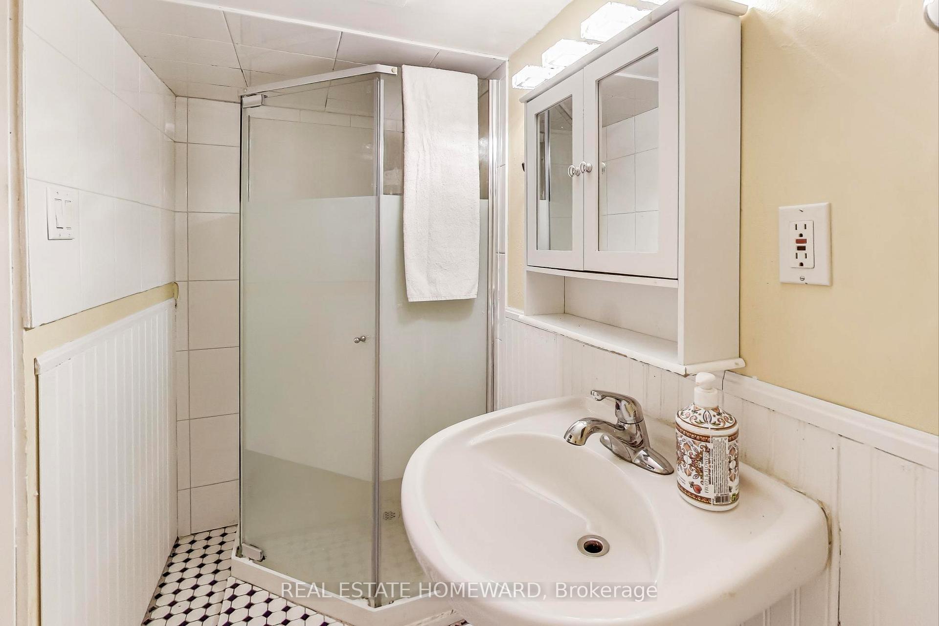 Photo 24 of 36 Eastmount Avenue, Toronto, Playter Estates-Danforth — HOMEH