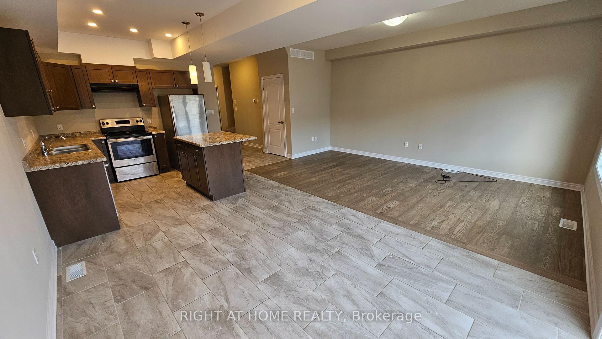 Photo 5 of 35 Bowman Crescent, Thorold, Hurricane/Merrittville — HOMEH