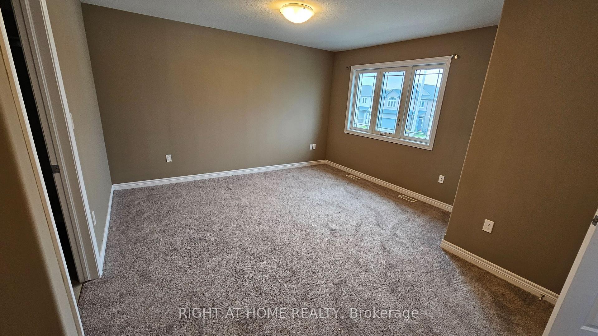 Photo 13 of 35 Bowman Crescent, Thorold, Hurricane/Merrittville — HOMEH