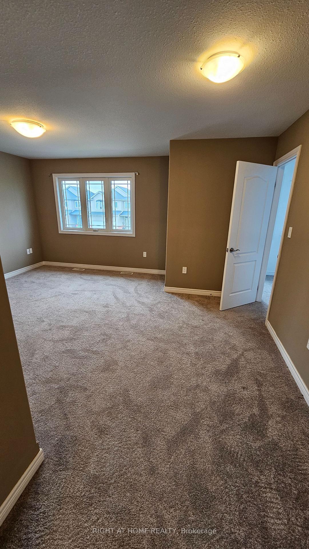 Photo 14 of 35 Bowman Crescent, Thorold, Hurricane/Merrittville — HOMEH