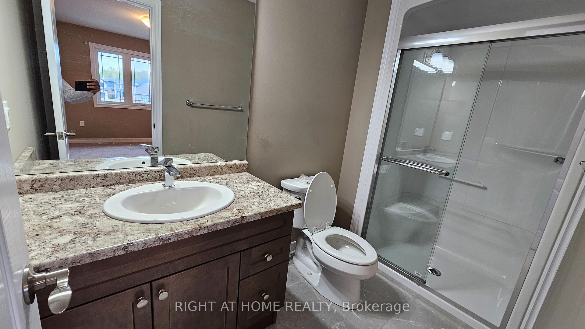 Photo 15 of 35 Bowman Crescent, Thorold, Hurricane/Merrittville — HOMEH