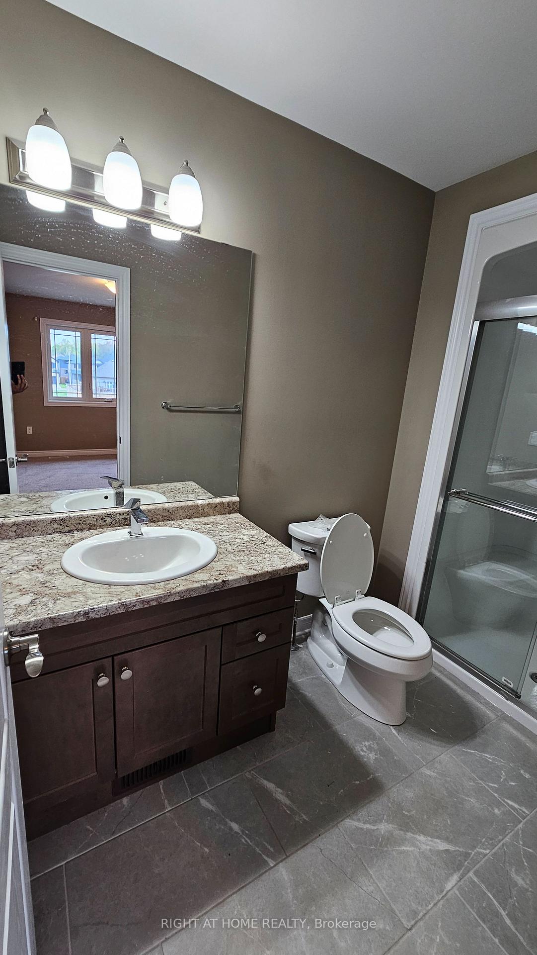 Photo 16 of 35 Bowman Crescent, Thorold, Hurricane/Merrittville — HOMEH