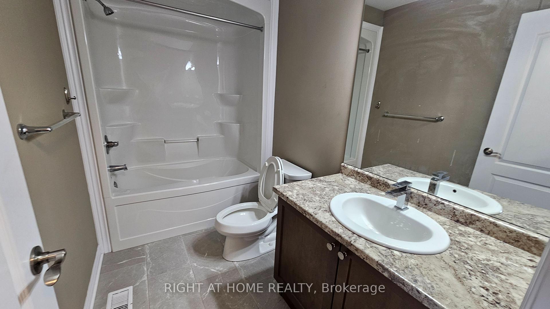 Photo 22 of 35 Bowman Crescent, Thorold, Hurricane/Merrittville — HOMEH