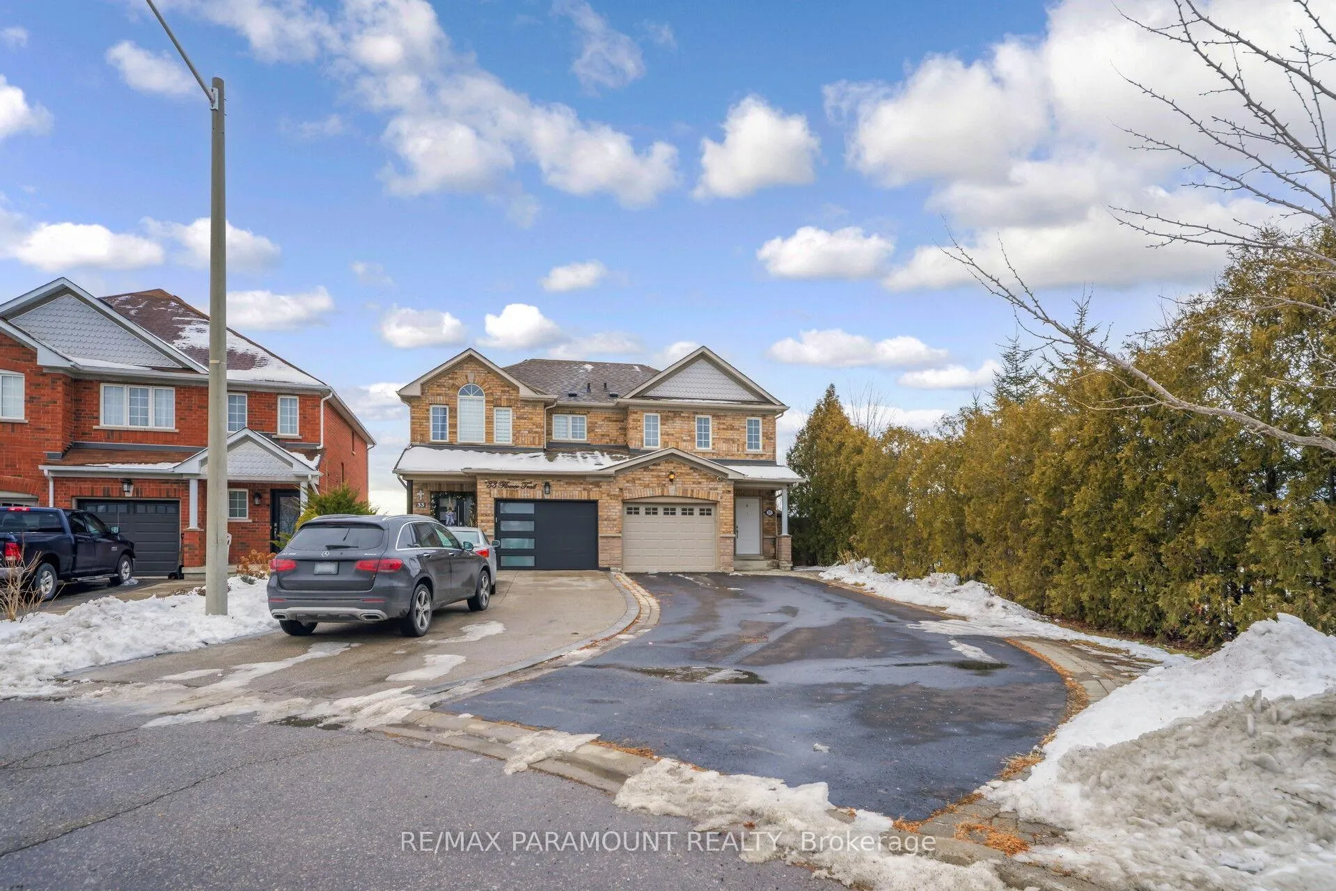 Photo 2 of 35 Flower Trail, Brampton, Bram East — HOMEH