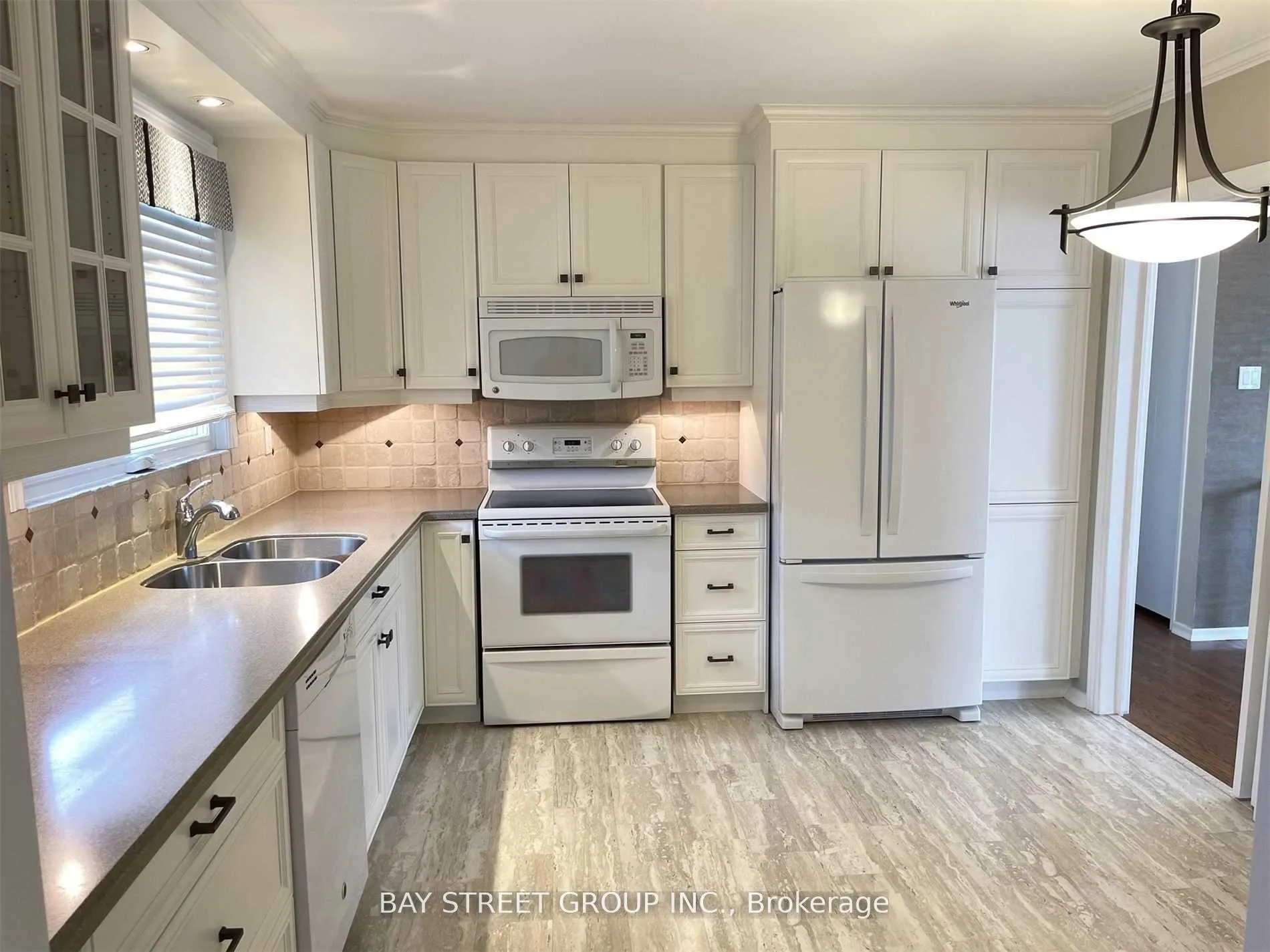 Photo 5 of 41 Walkerton Drive, Markham, Bullock — HOMEH