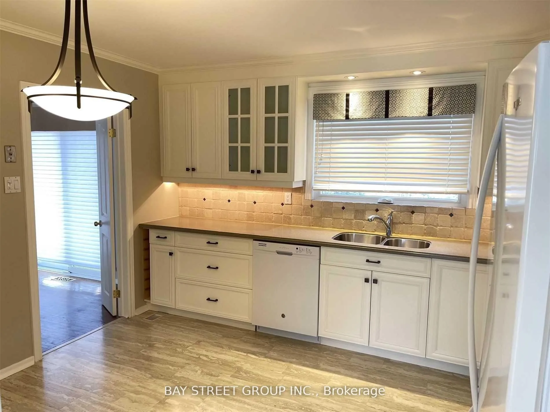 Photo 6 of 41 Walkerton Drive, Markham, Bullock — HOMEH