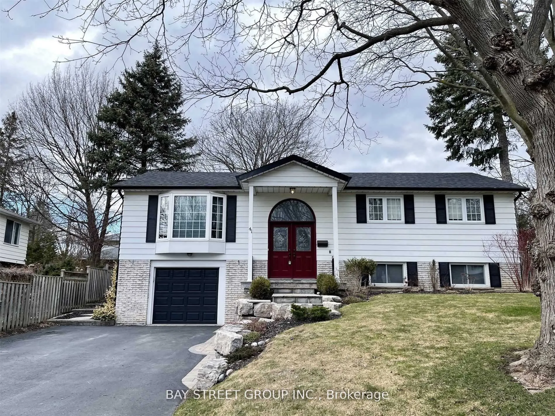 Photo 7 of 41 Walkerton Drive, Markham, Bullock — HOMEH
