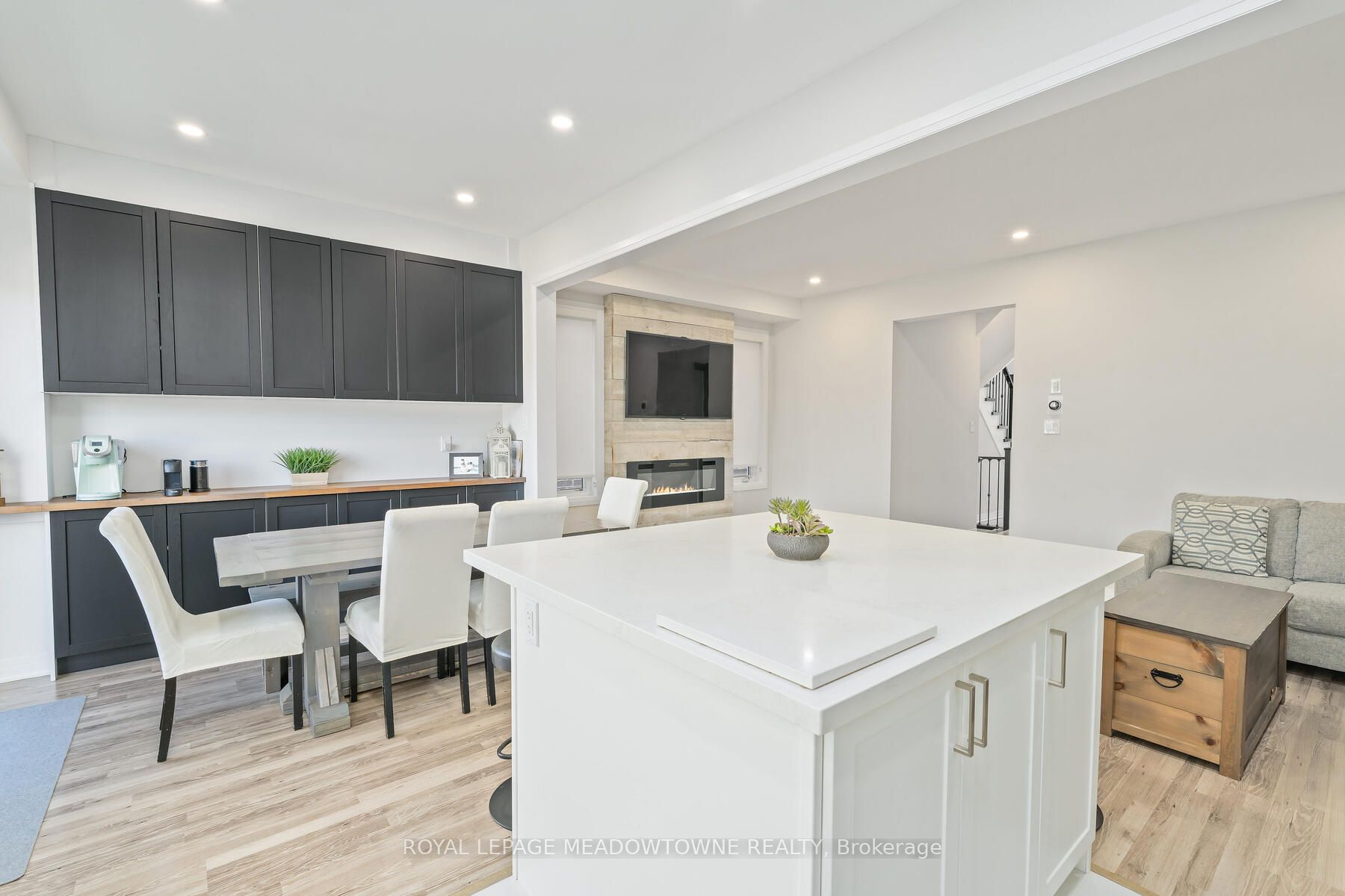 Photo 54 of 29 Donnan Drive, New Tecumseth, Tottenham — HOMEH
