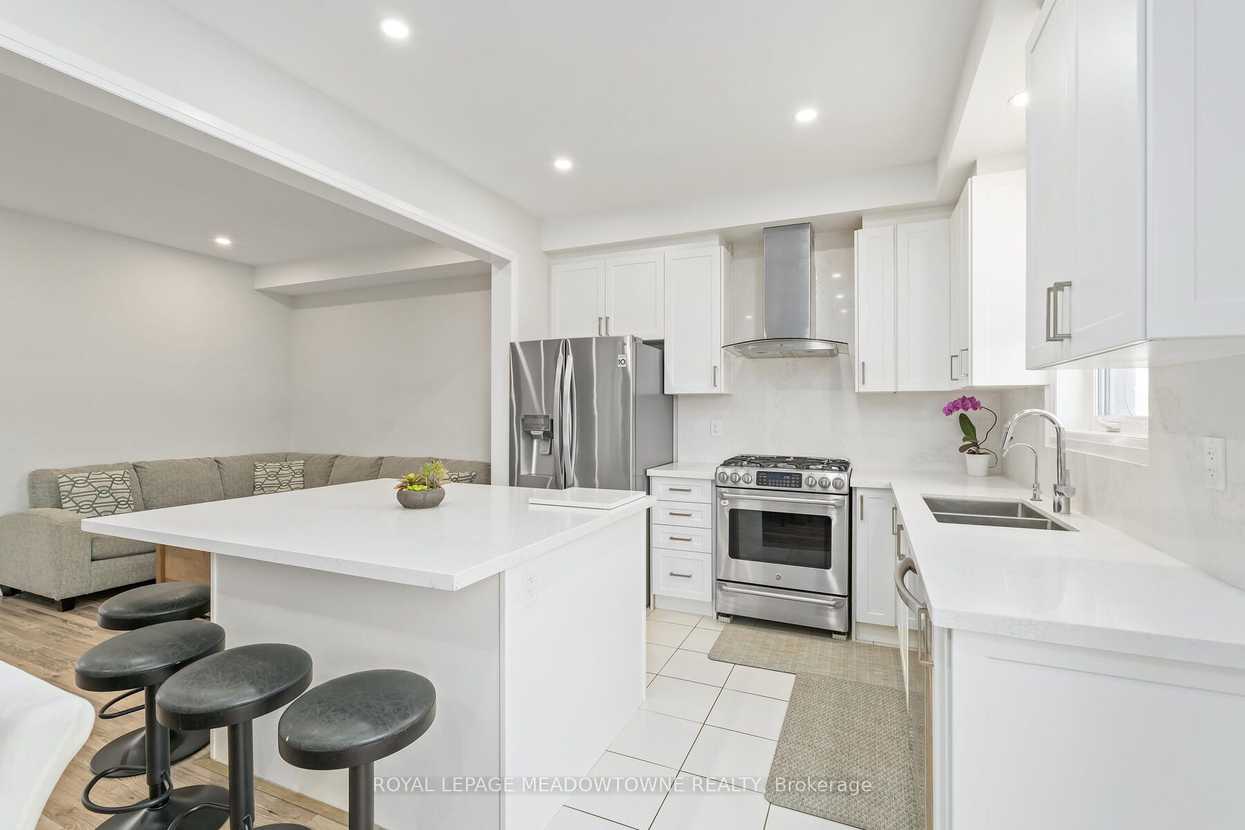 Photo 52 of 29 Donnan Drive, New Tecumseth, Tottenham — HOMEH