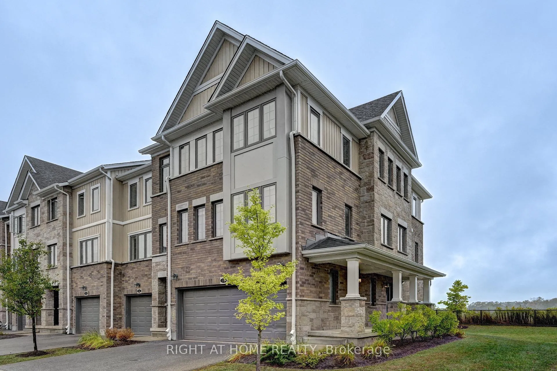 Photo 1 of 14 Bank Swallow Crescent, Kitchener — HOMEH