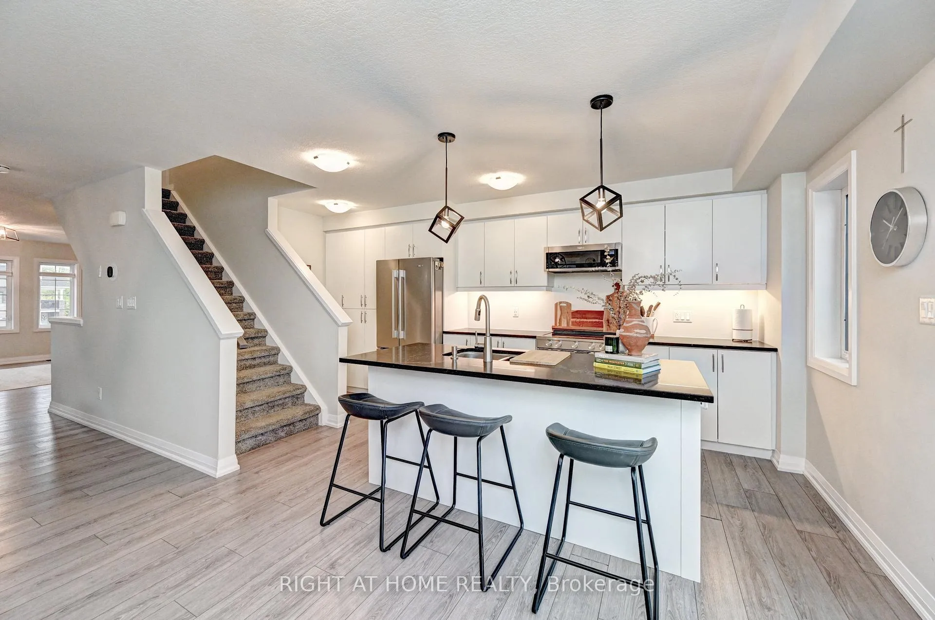 Photo 18 of 14 Bank Swallow Crescent, Kitchener — HOMEH