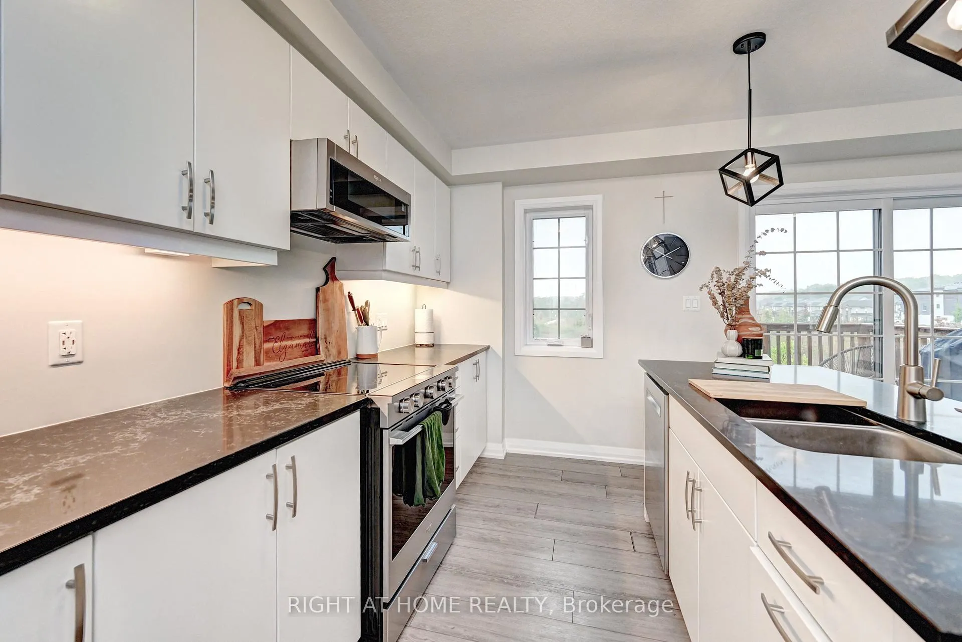 Photo 20 of 14 Bank Swallow Crescent, Kitchener — HOMEH