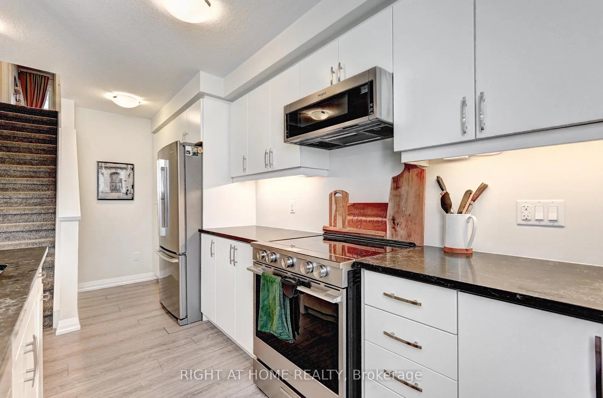 Photo 21 of 14 Bank Swallow Crescent, Kitchener — HOMEH