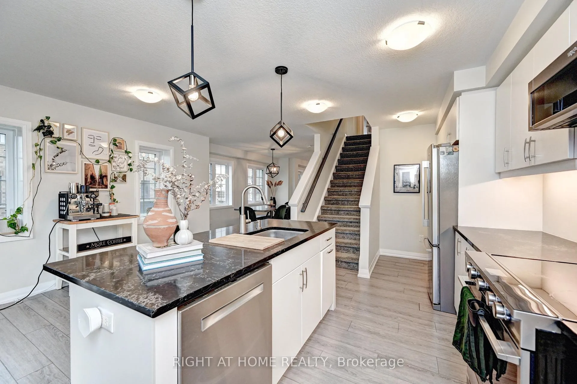 Photo 22 of 14 Bank Swallow Crescent, Kitchener — HOMEH