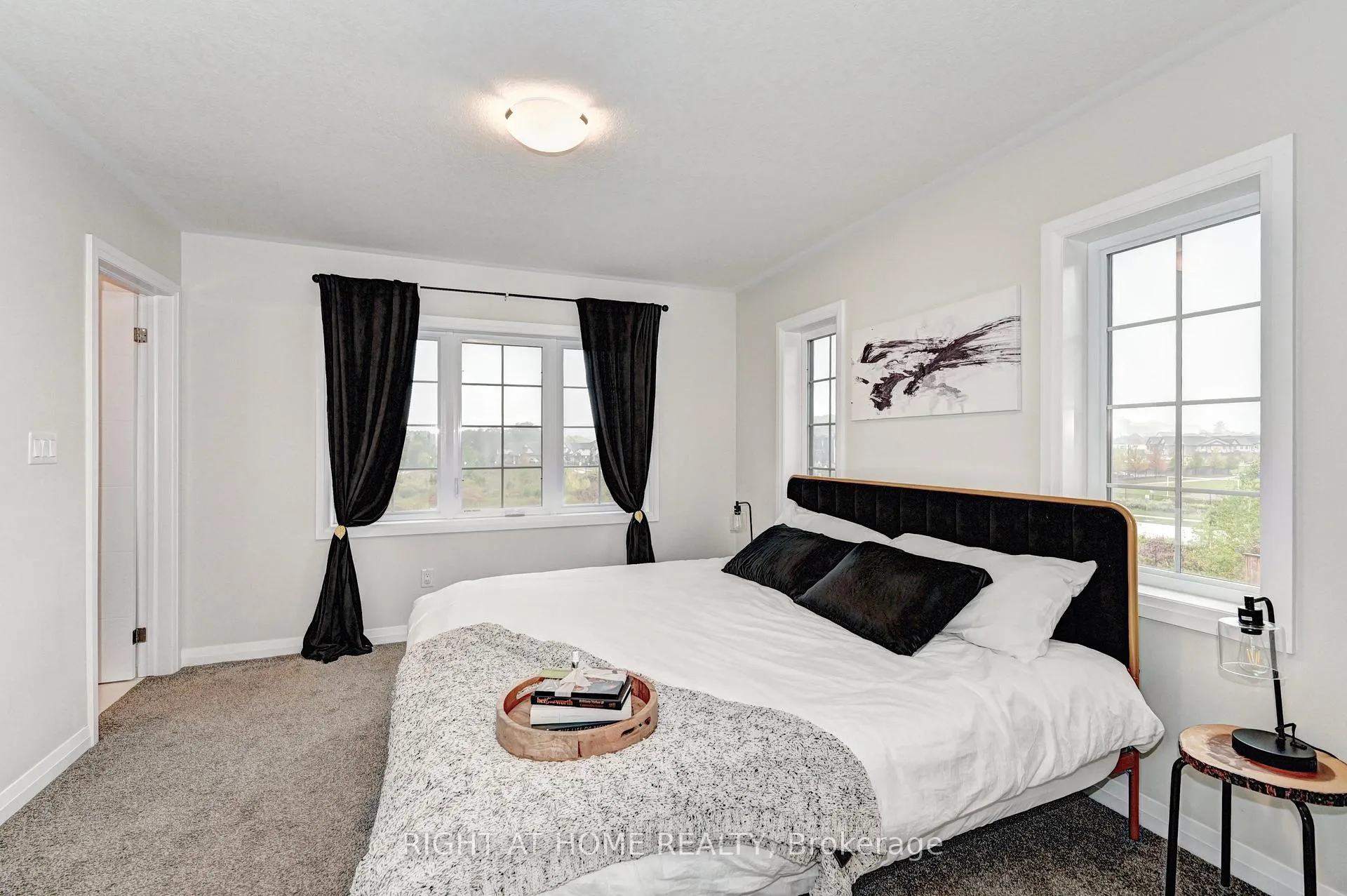 Photo 27 of 14 Bank Swallow Crescent, Kitchener — HOMEH
