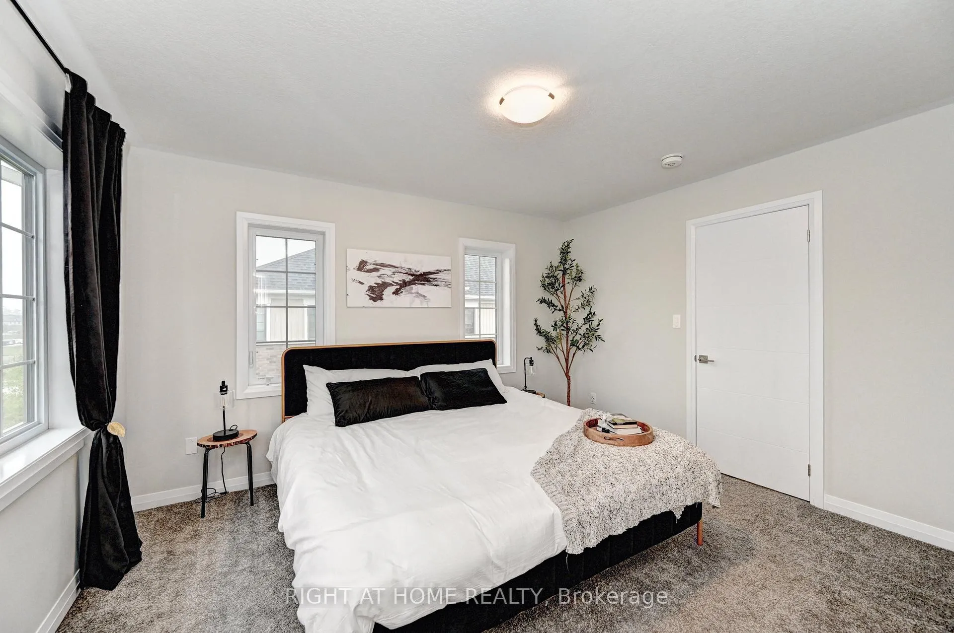 Photo 28 of 14 Bank Swallow Crescent, Kitchener — HOMEH