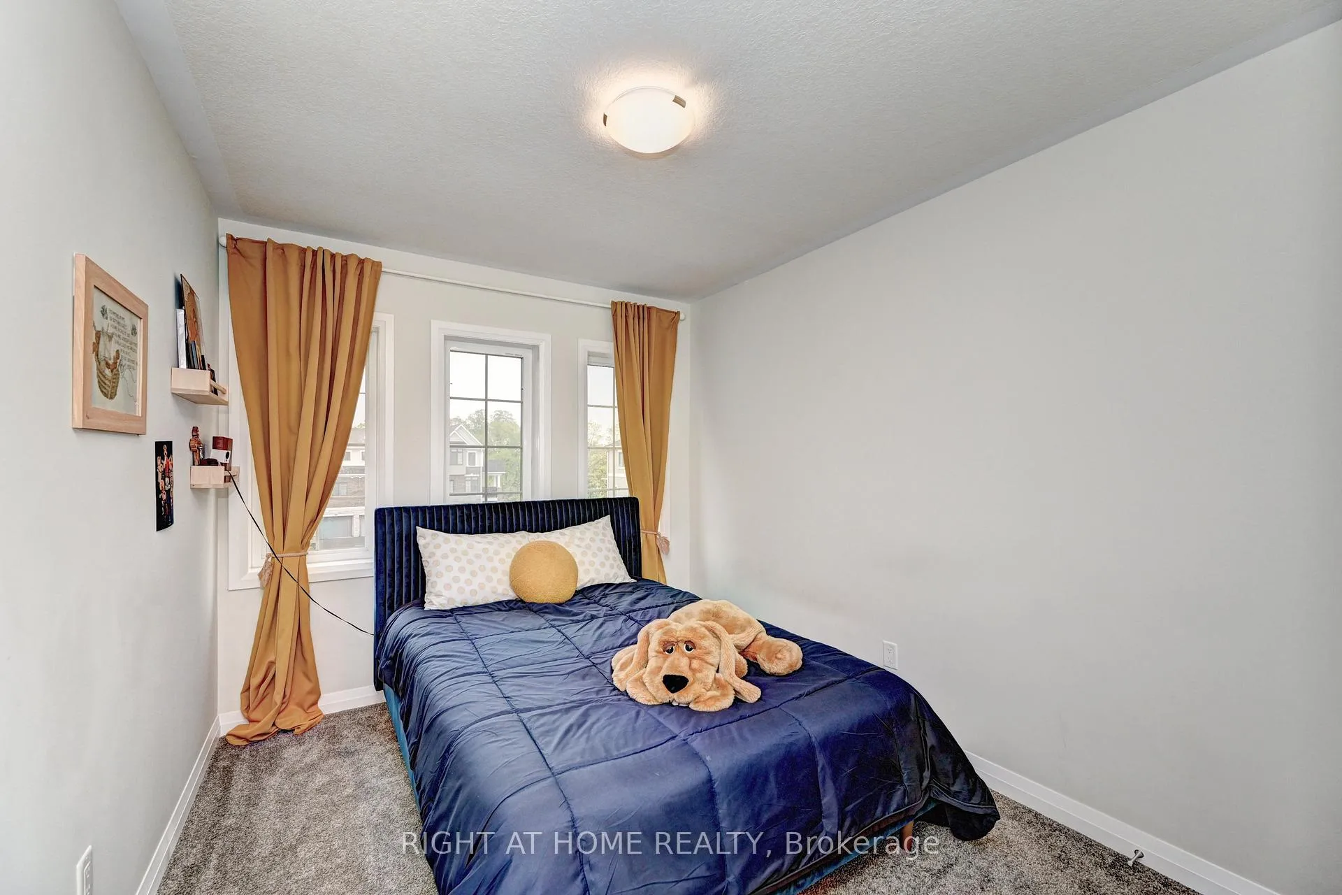 Photo 35 of 14 Bank Swallow Crescent, Kitchener — HOMEH
