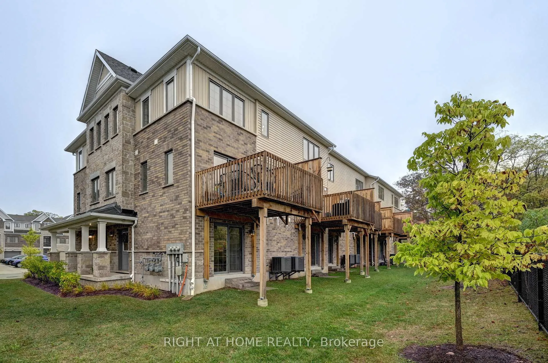 Photo 39 of 14 Bank Swallow Crescent, Kitchener — HOMEH