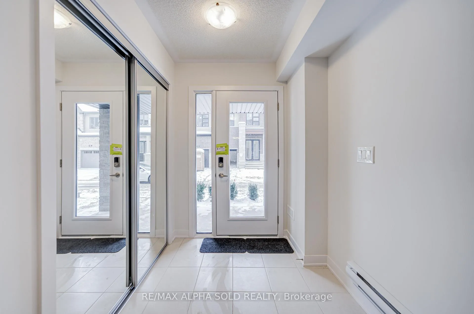Photo 3 of 11 John Canning Way, Markham, Unionville — HOMEH
