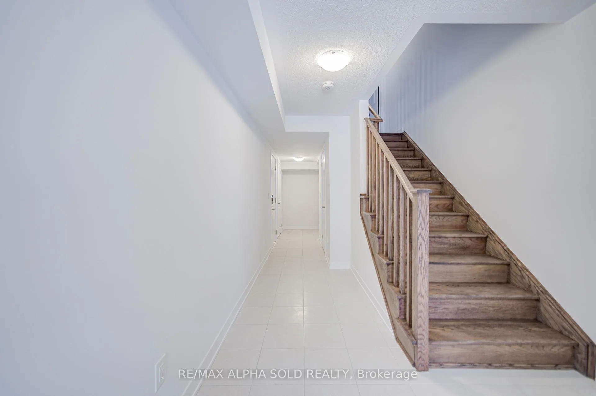 Photo 4 of 11 John Canning Way, Markham, Unionville — HOMEH