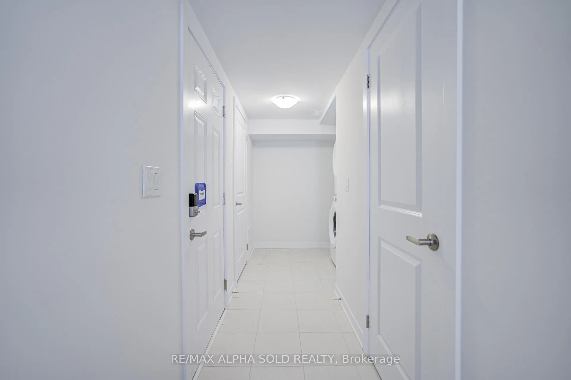 Photo 5 of 11 John Canning Way, Markham, Unionville — HOMEH