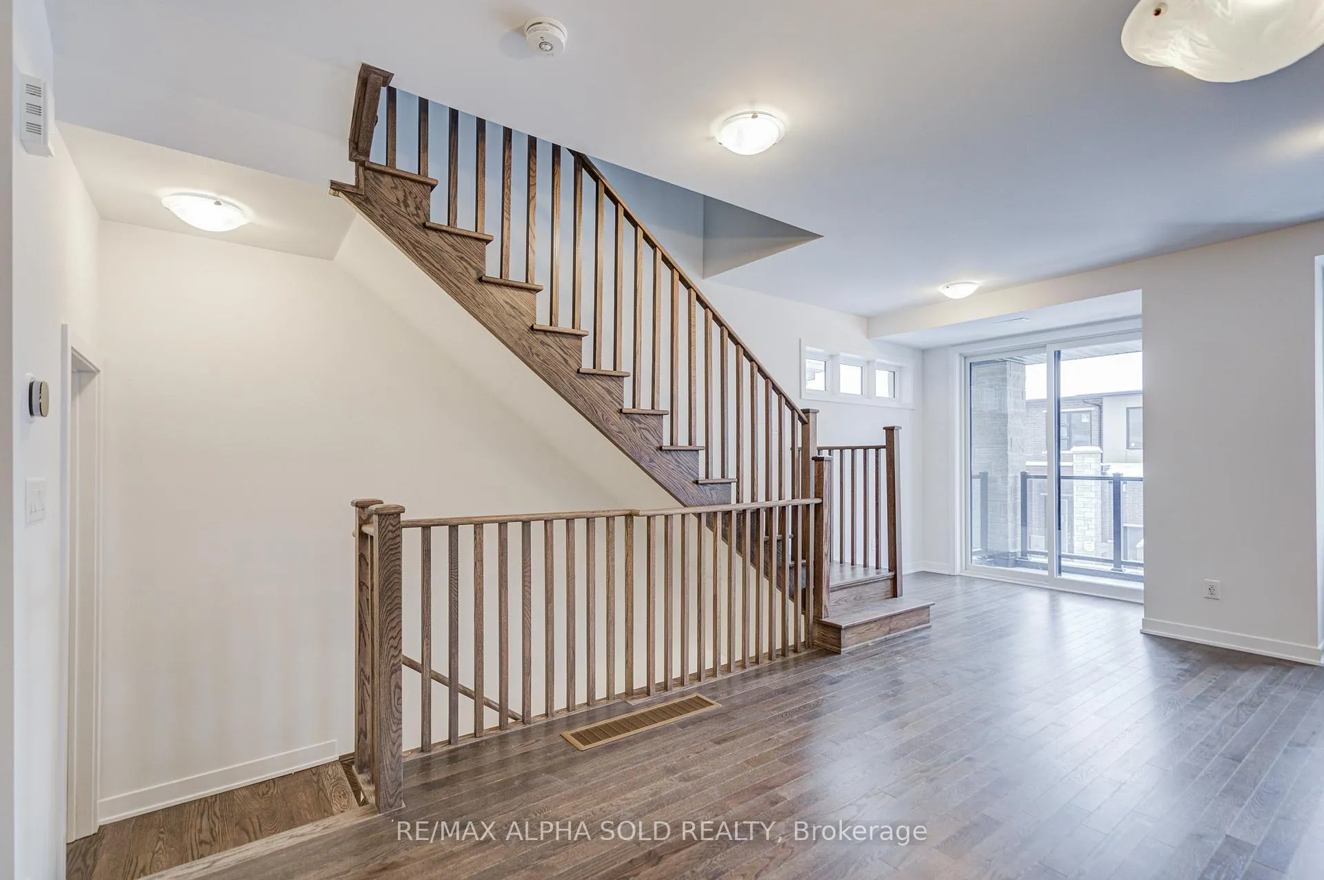 Photo 6 of 11 John Canning Way, Markham, Unionville — HOMEH