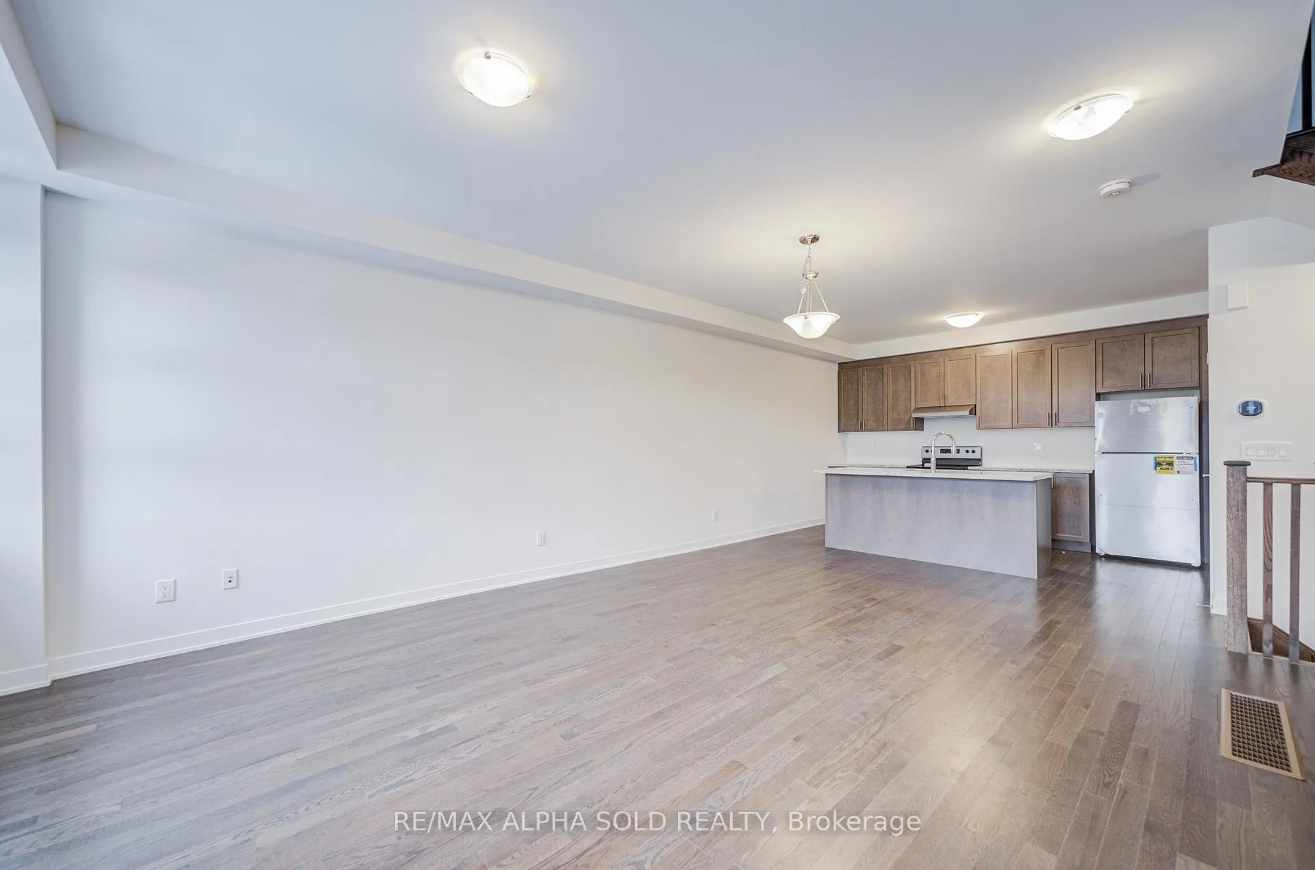 Photo 8 of 11 John Canning Way, Markham, Unionville — HOMEH