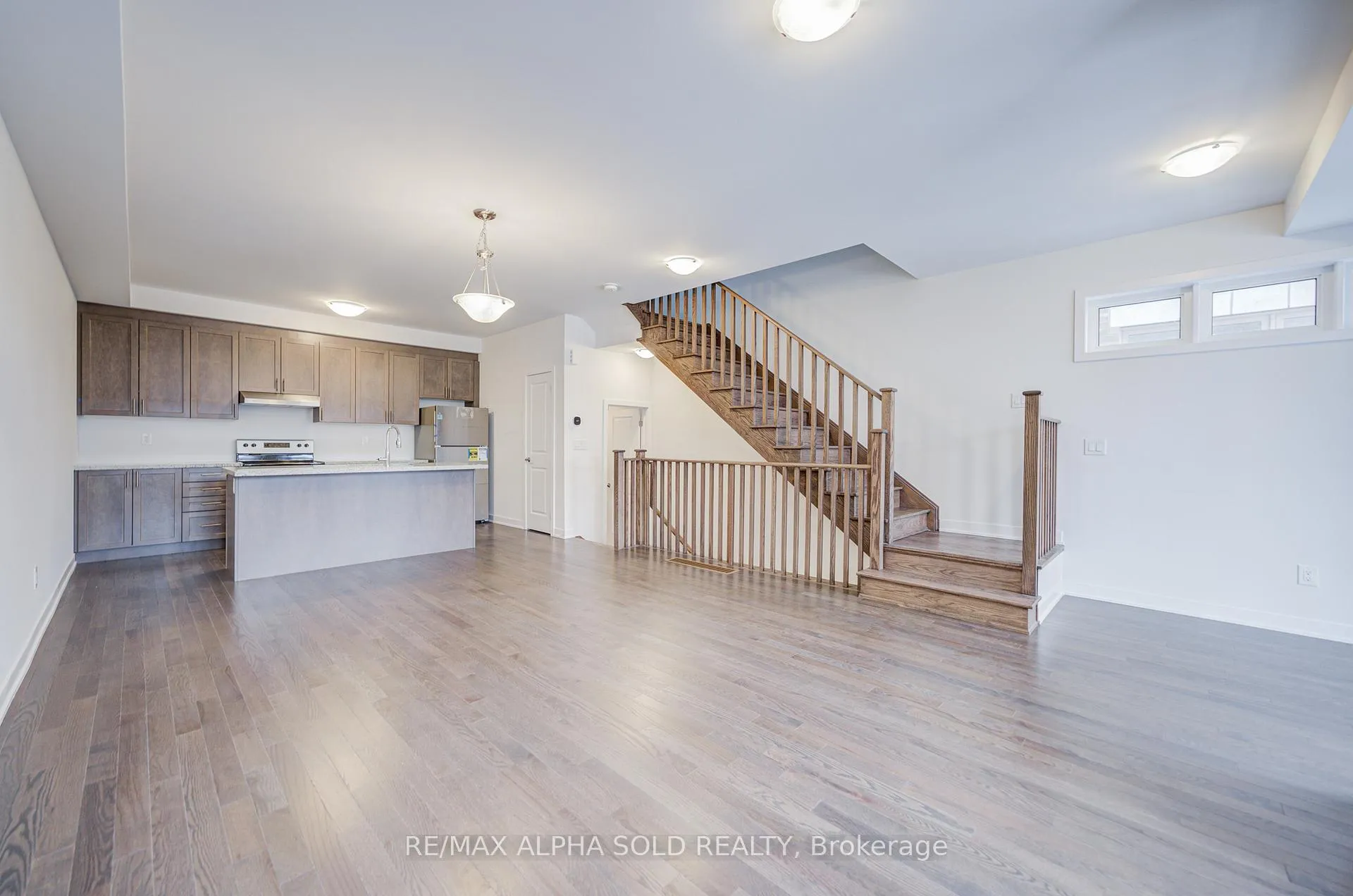Photo 9 of 11 John Canning Way, Markham, Unionville — HOMEH