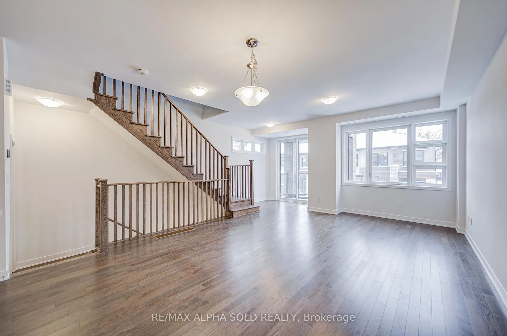 Photo 10 of 11 John Canning Way, Markham, Unionville — HOMEH