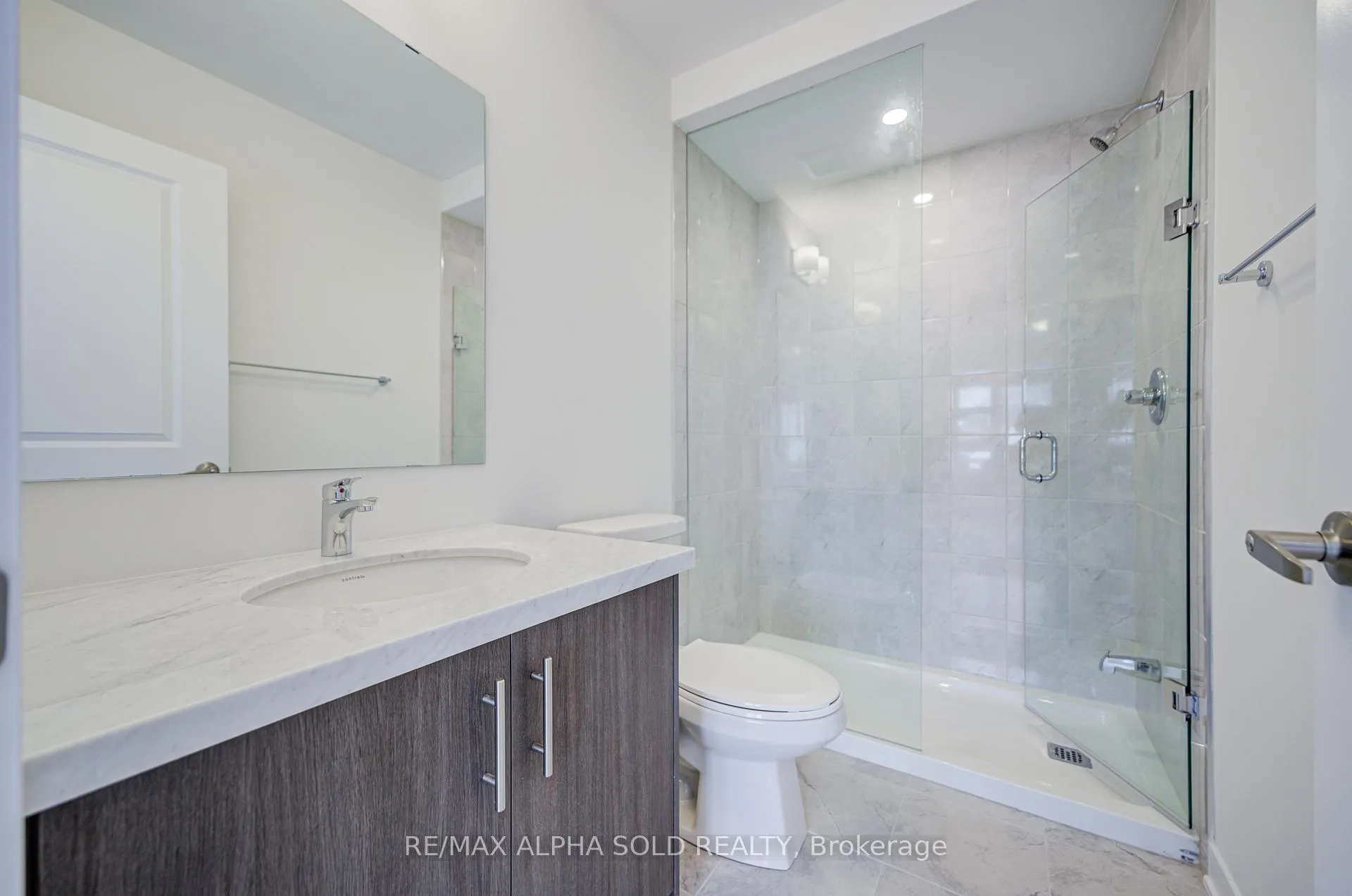 Photo 34 of 11 John Canning Way, Markham, Unionville — HOMEH