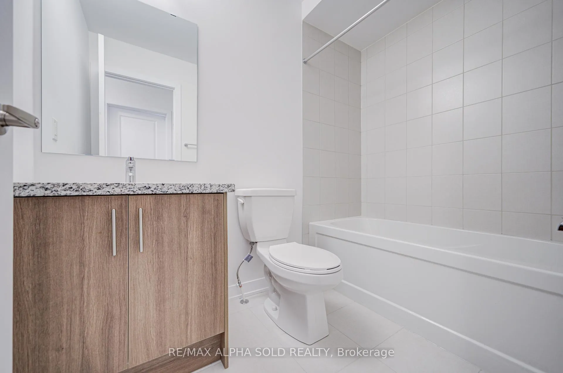 Photo 36 of 11 John Canning Way, Markham, Unionville — HOMEH
