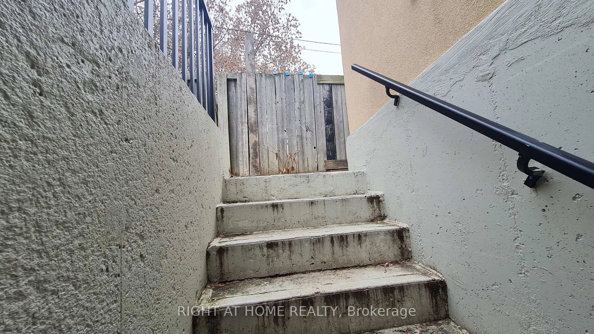 Photo 3 of Unit Room A, 10 Emmott Avenue, Scarborough, Oakridge — HOMEH