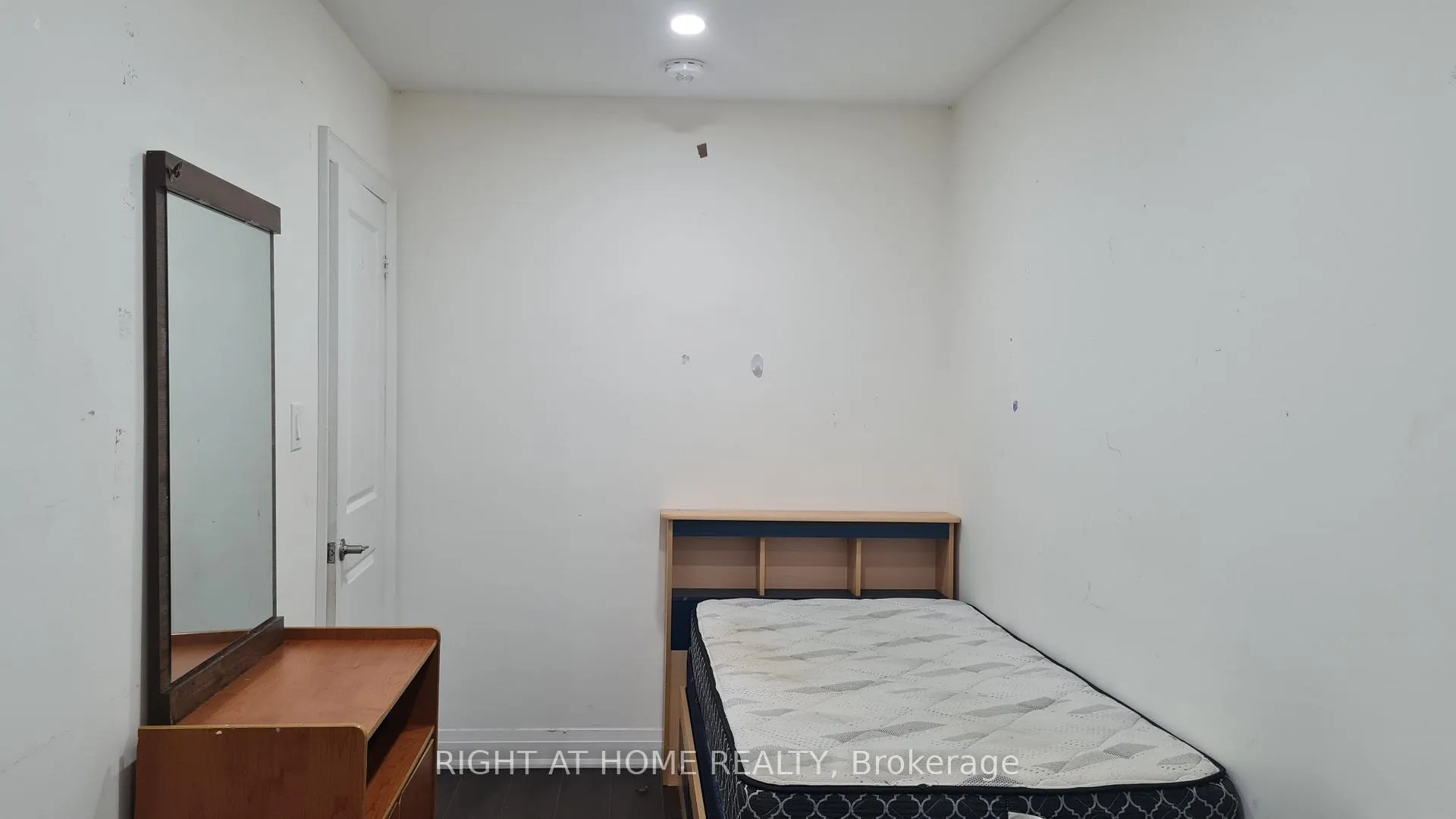 Photo 9 of Unit Room A, 10 Emmott Avenue, Scarborough, Oakridge — HOMEH