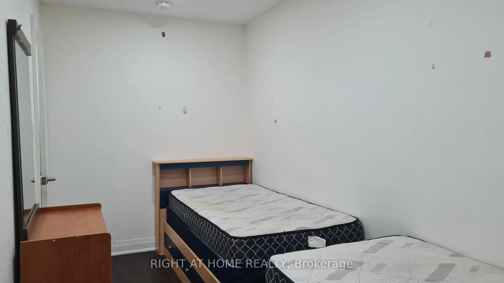 Photo 11 of Unit Room A, 10 Emmott Avenue, Scarborough, Oakridge — HOMEH
