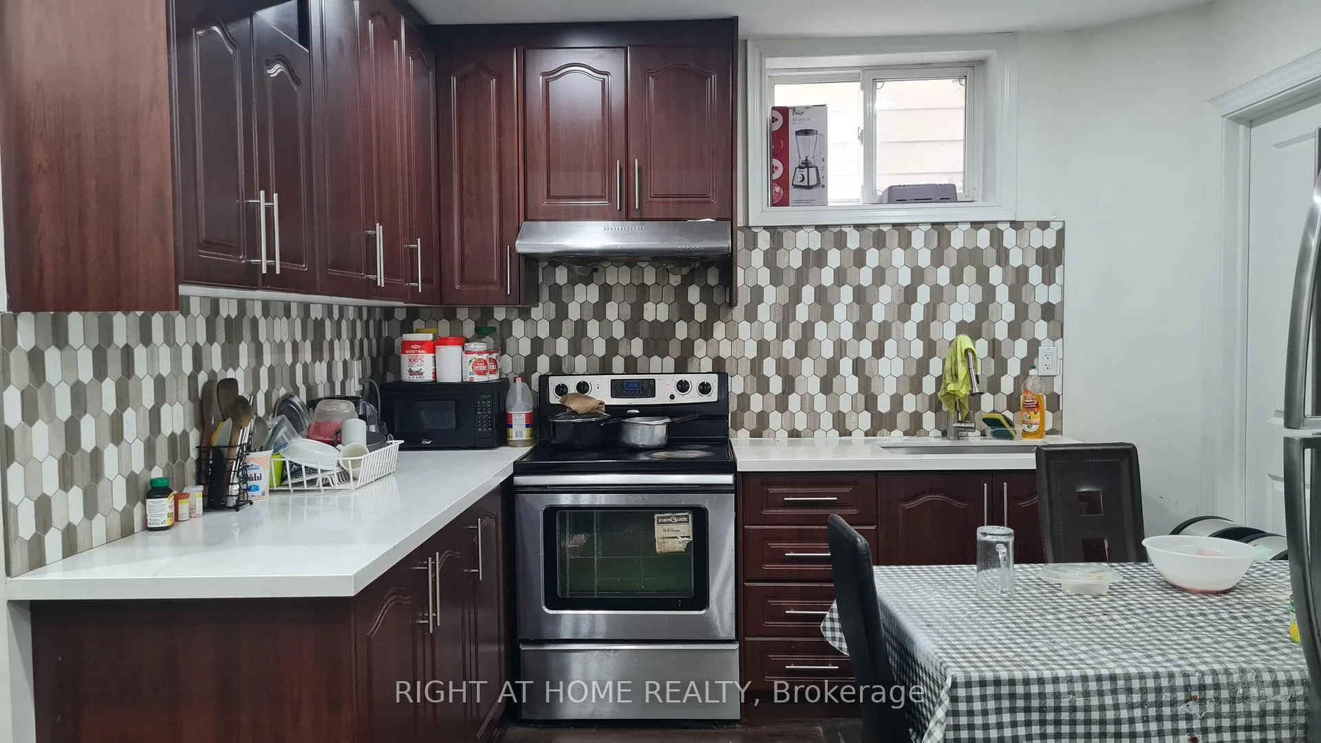 Photo 5 of Unit Room A, 10 Emmott Avenue, Scarborough, Oakridge — HOMEH