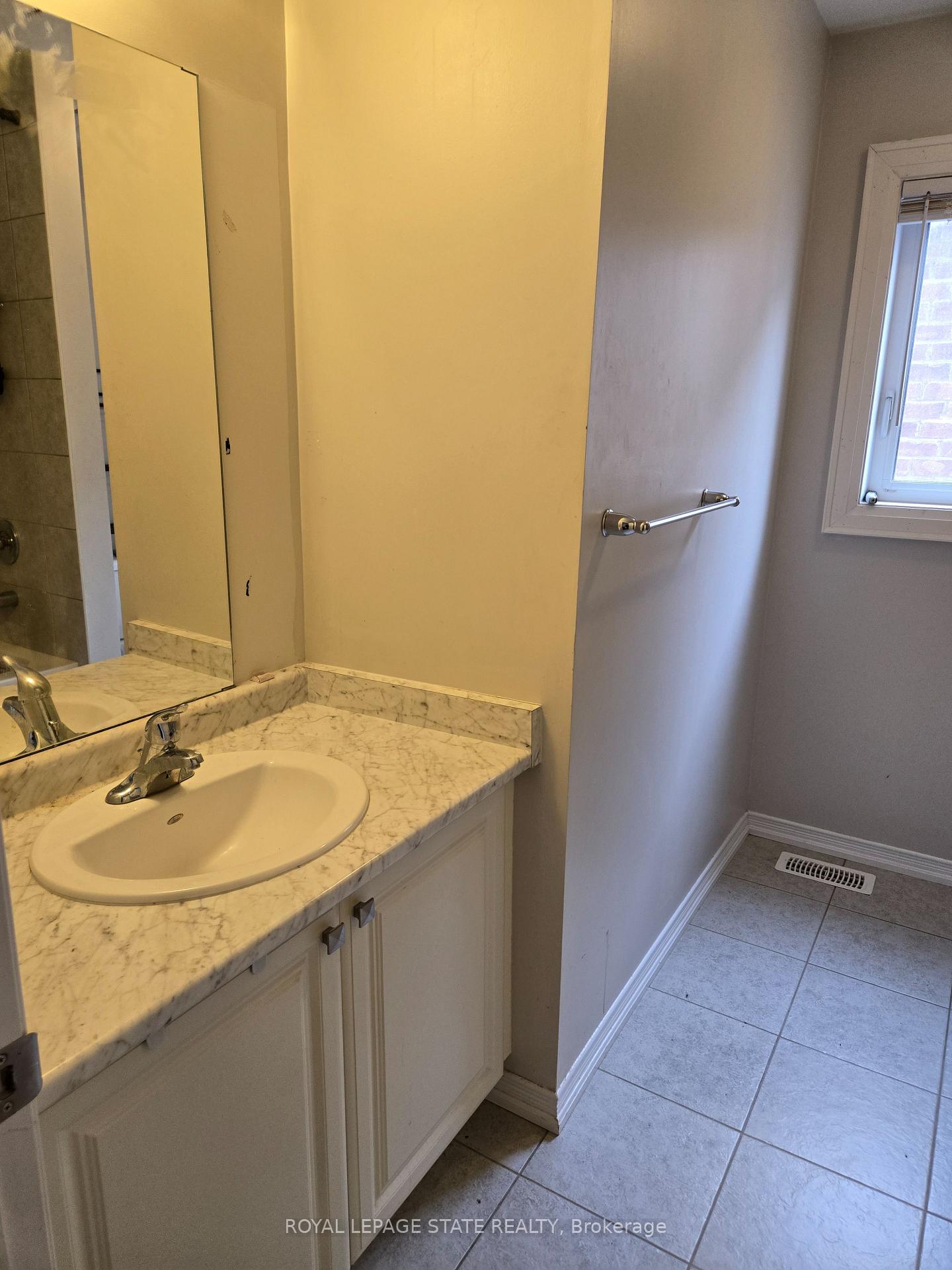 Photo 14 of 40 Vaughn Drive, Thorold, Hurricane/Merrittville — HOMEH