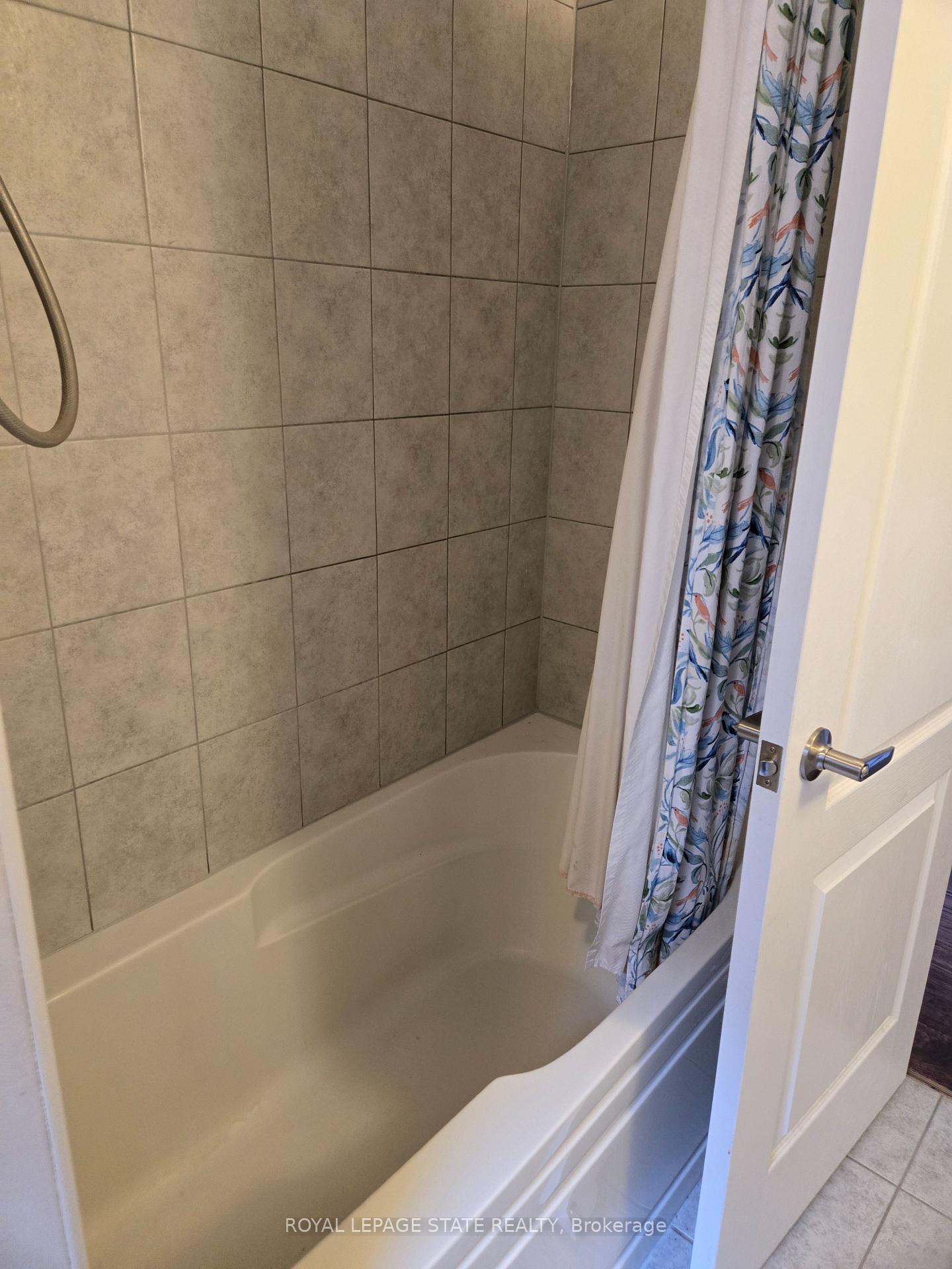 Photo 15 of 40 Vaughn Drive, Thorold, Hurricane/Merrittville — HOMEH