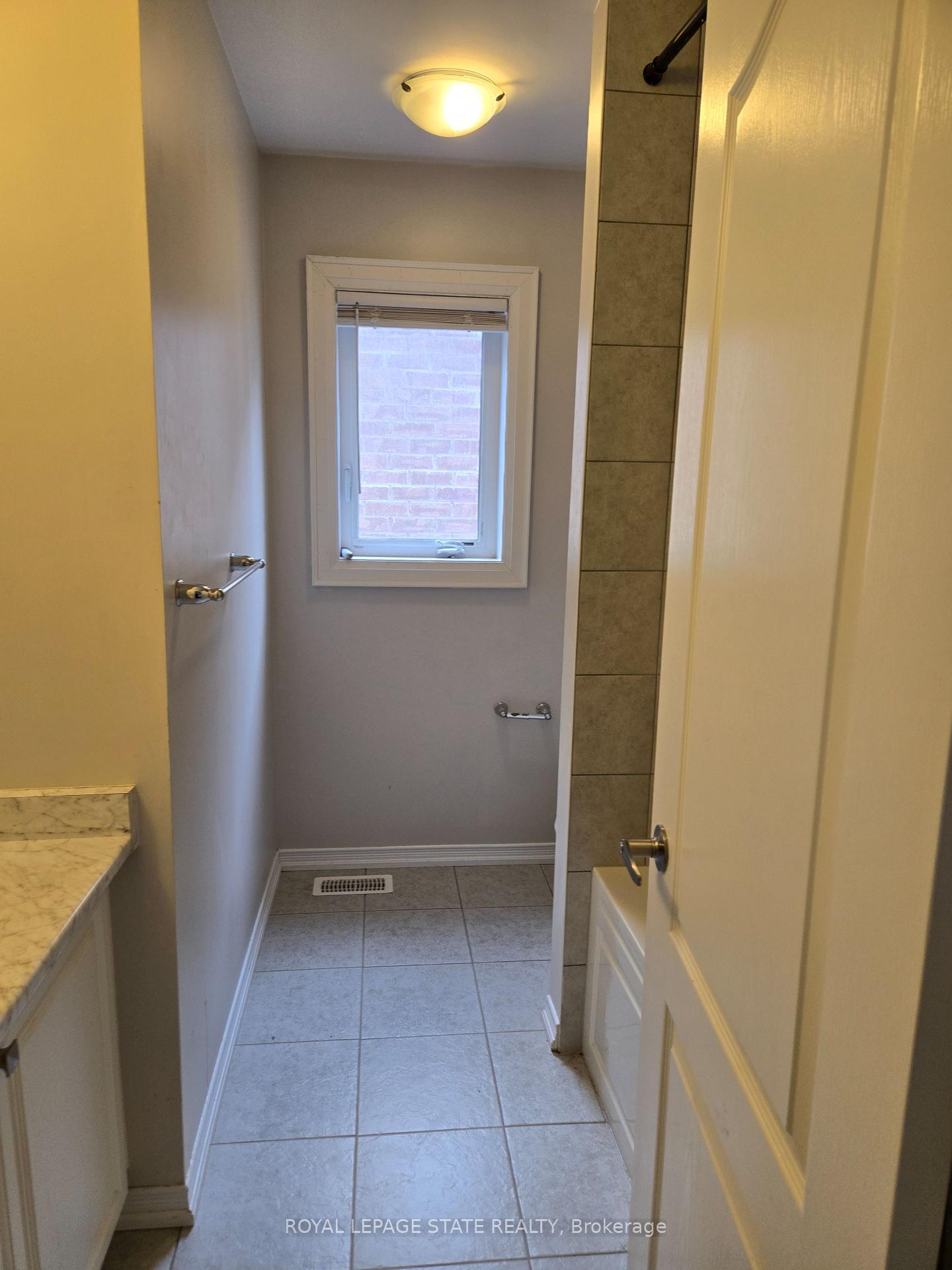 Photo 16 of 40 Vaughn Drive, Thorold, Hurricane/Merrittville — HOMEH