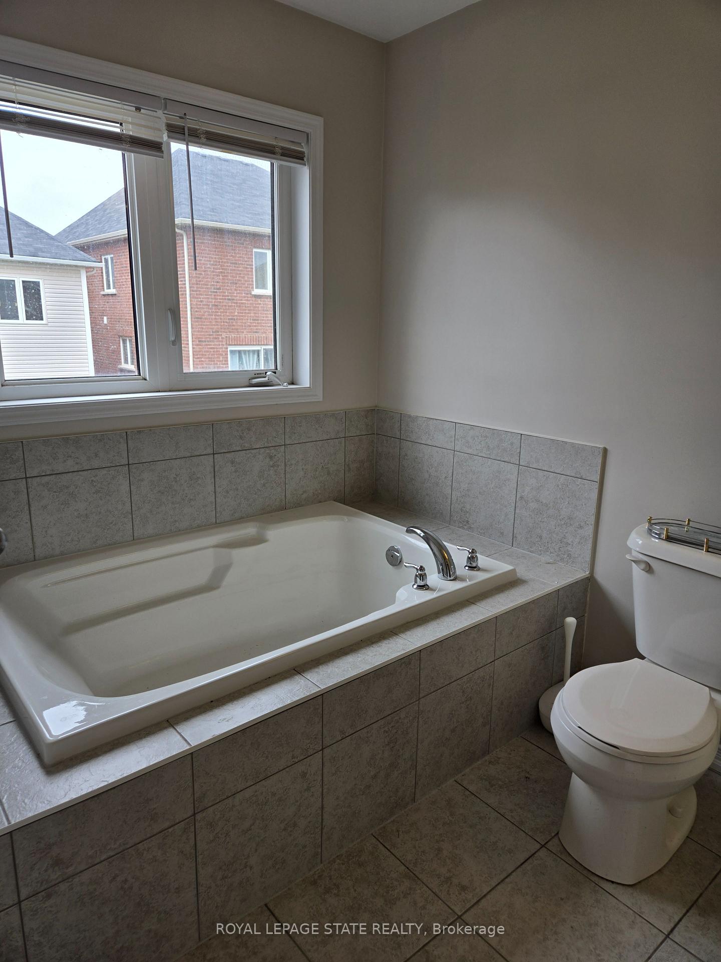 Photo 20 of 40 Vaughn Drive, Thorold, Hurricane/Merrittville — HOMEH