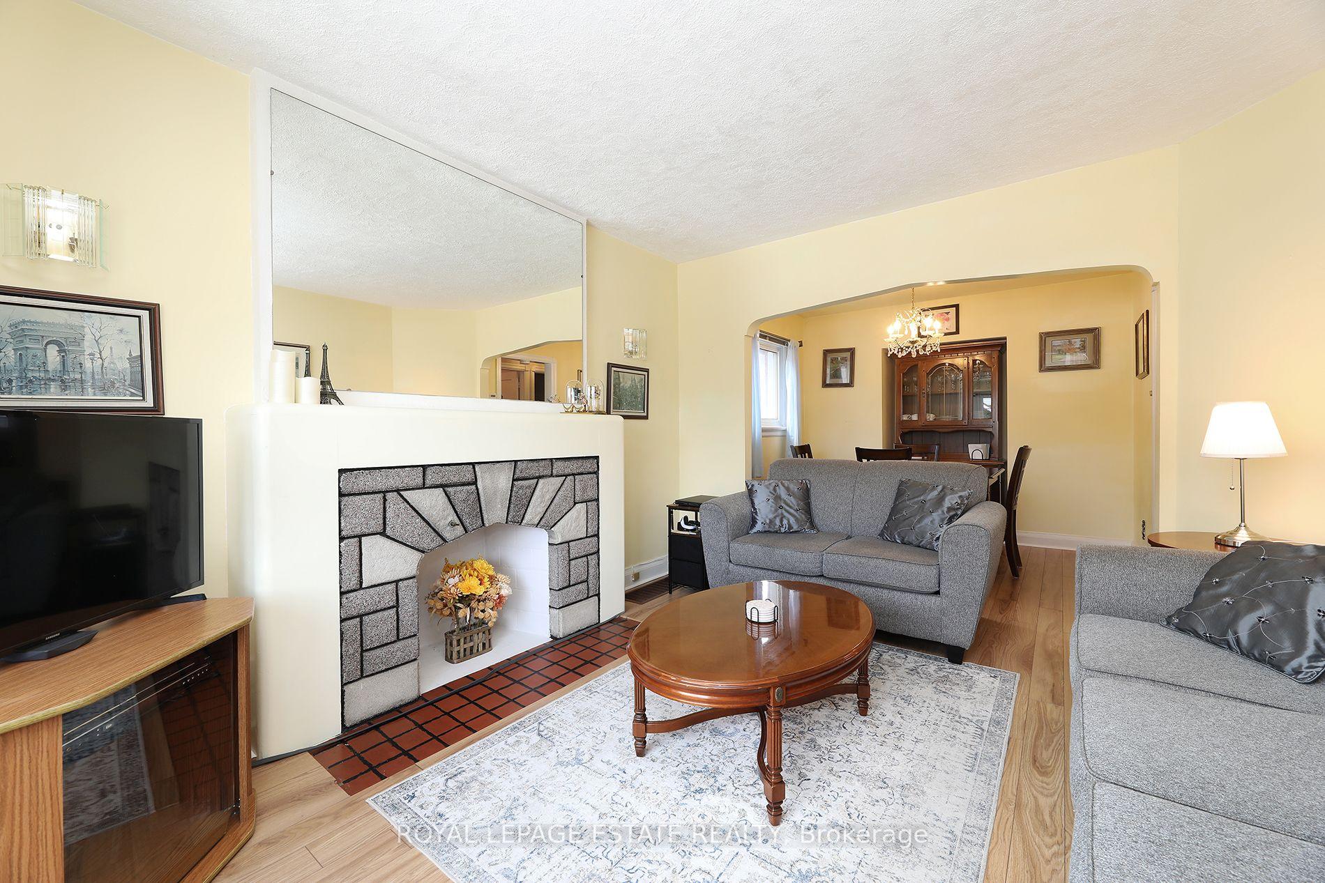 Photo 4 of 50 Binswood Avenue, Toronto, Danforth Village-East York — HOMEH
