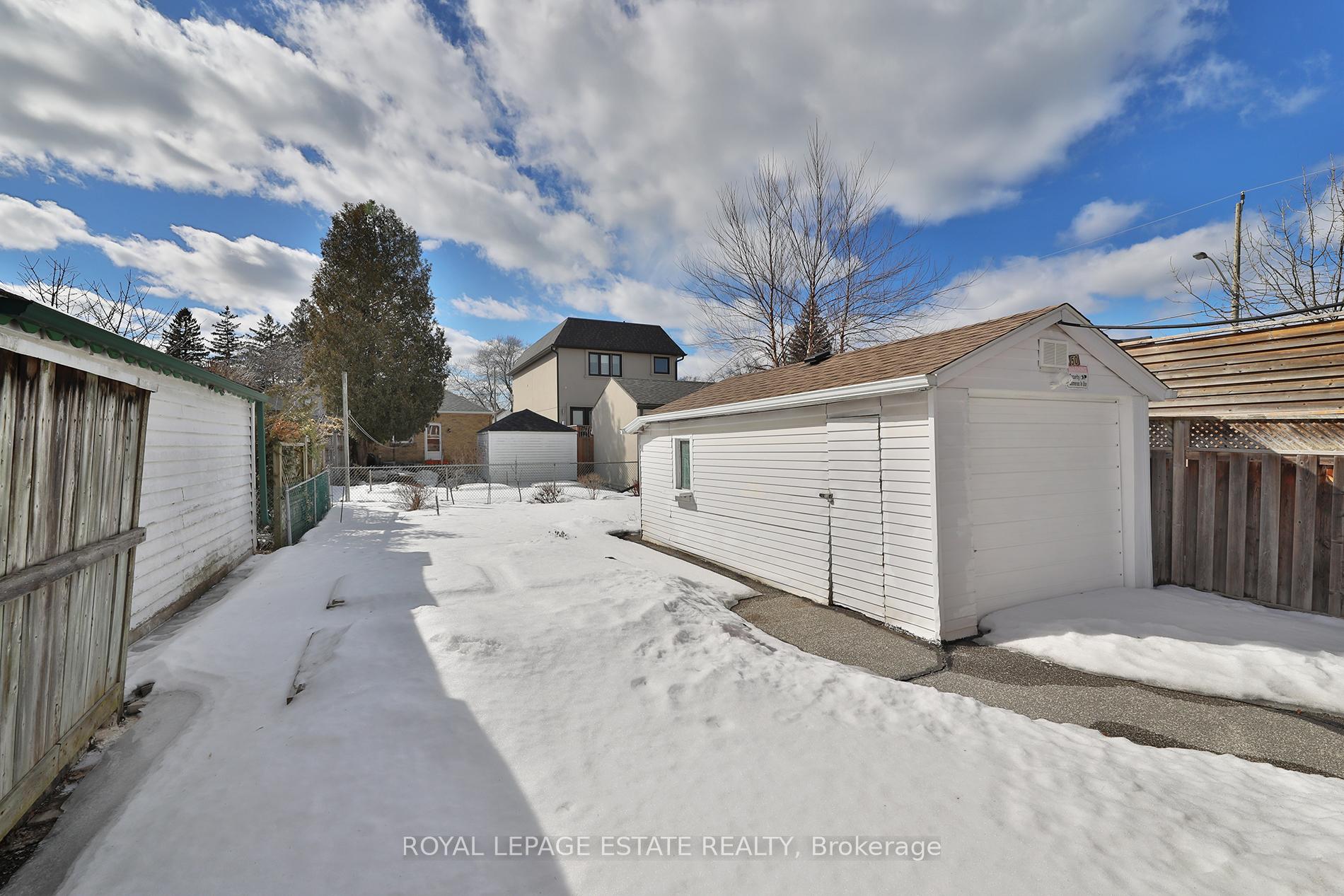 Photo 21 of 50 Binswood Avenue, Toronto, Danforth Village-East York — HOMEH