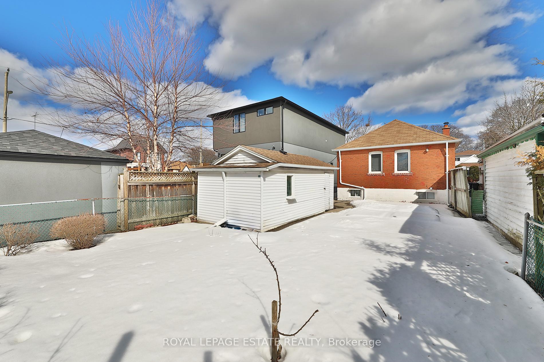 Photo 24 of 50 Binswood Avenue, Toronto, Danforth Village-East York — HOMEH