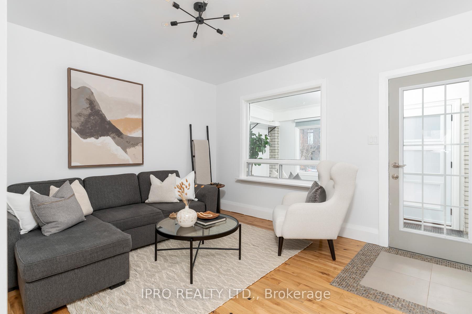 Photo 3 of 336 Cedarvale Avenue, Toronto, Woodbine-Lumsden — HOMEH