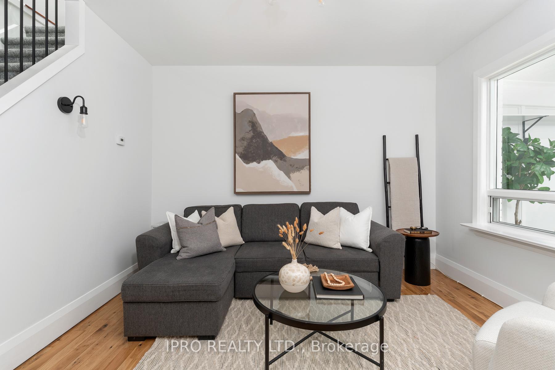 Photo 5 of 336 Cedarvale Avenue, Toronto, Woodbine-Lumsden — HOMEH