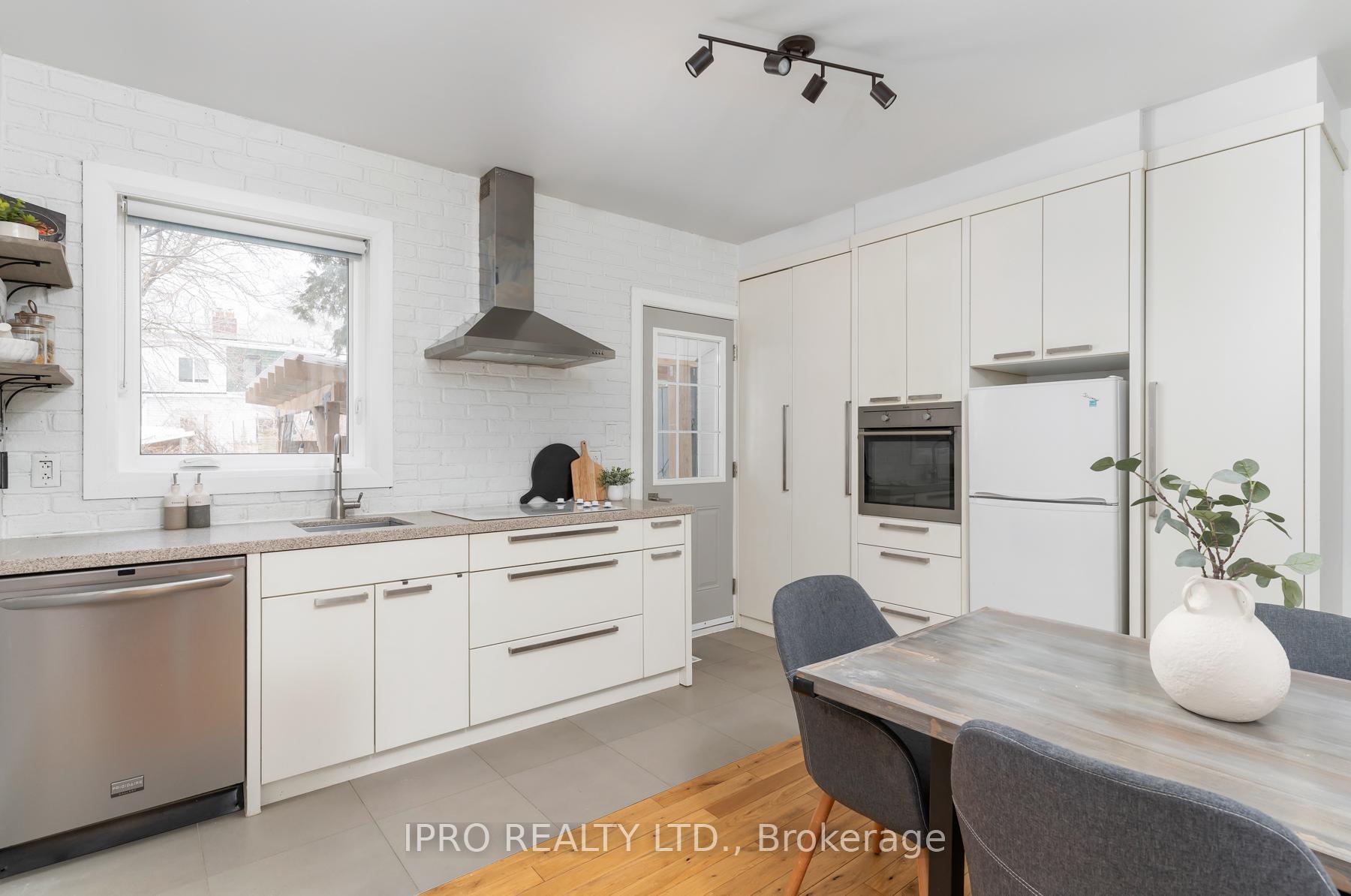 Photo 8 of 336 Cedarvale Avenue, Toronto, Woodbine-Lumsden — HOMEH