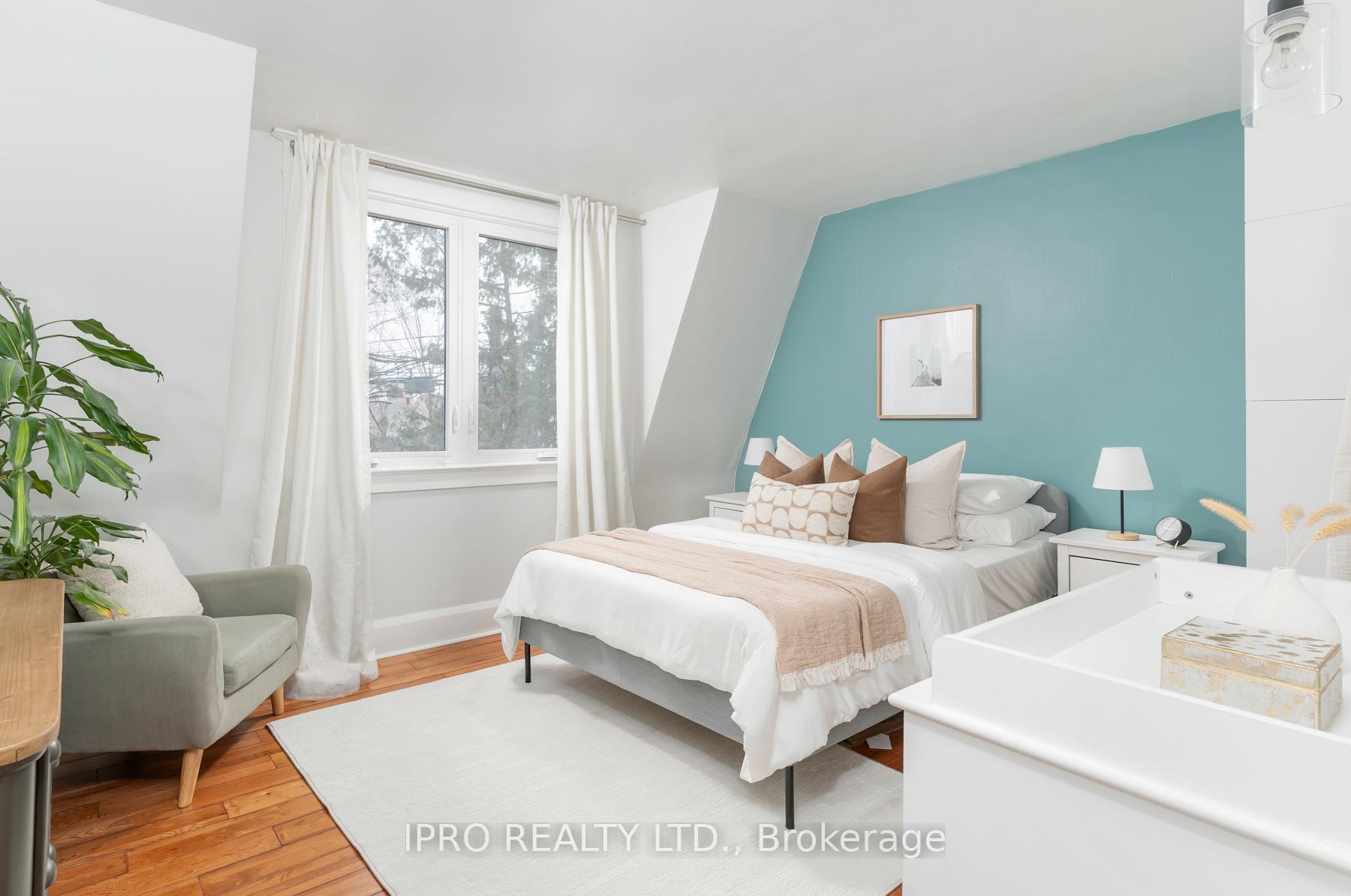 Photo 13 of 336 Cedarvale Avenue, Toronto, Woodbine-Lumsden — HOMEH
