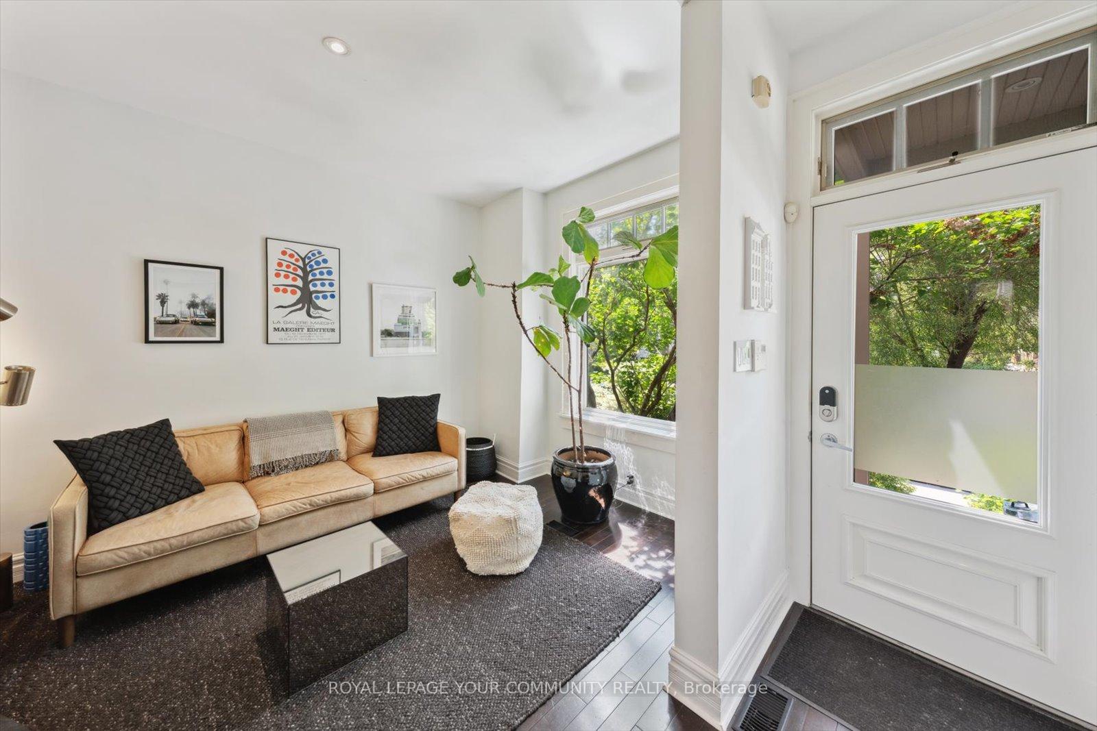 Photo 4 of 722 Adelaide Street W, Toronto, Niagara — HOMEH