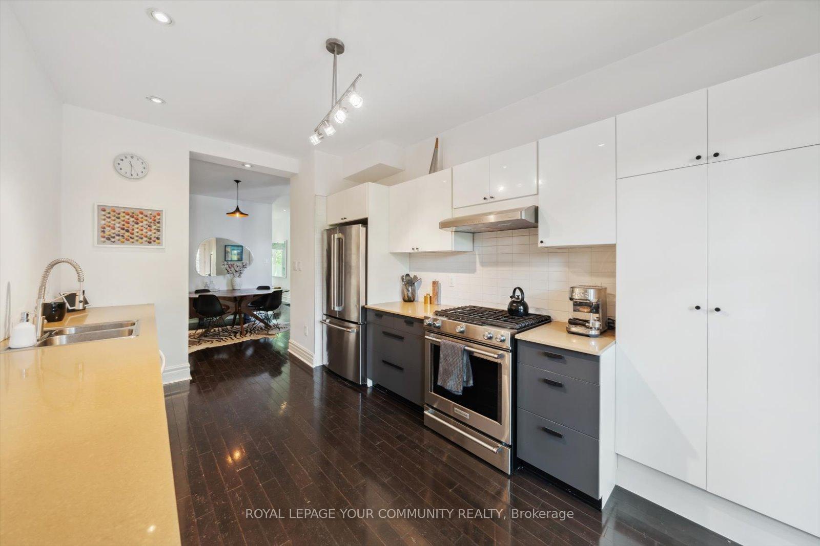 Photo 15 of 722 Adelaide Street W, Toronto, Niagara — HOMEH